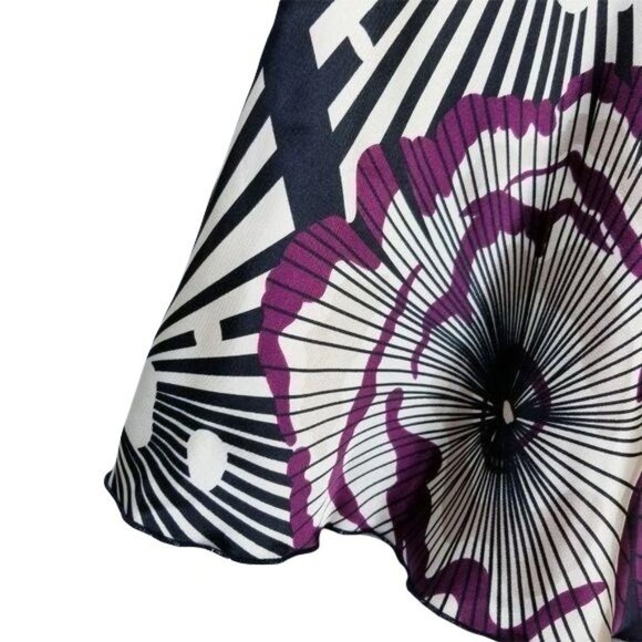 Studio Y Sleeveless Halter Top Blouse Size M V-Neck Floral Tie Waist Open Back - Picture 4 of 8